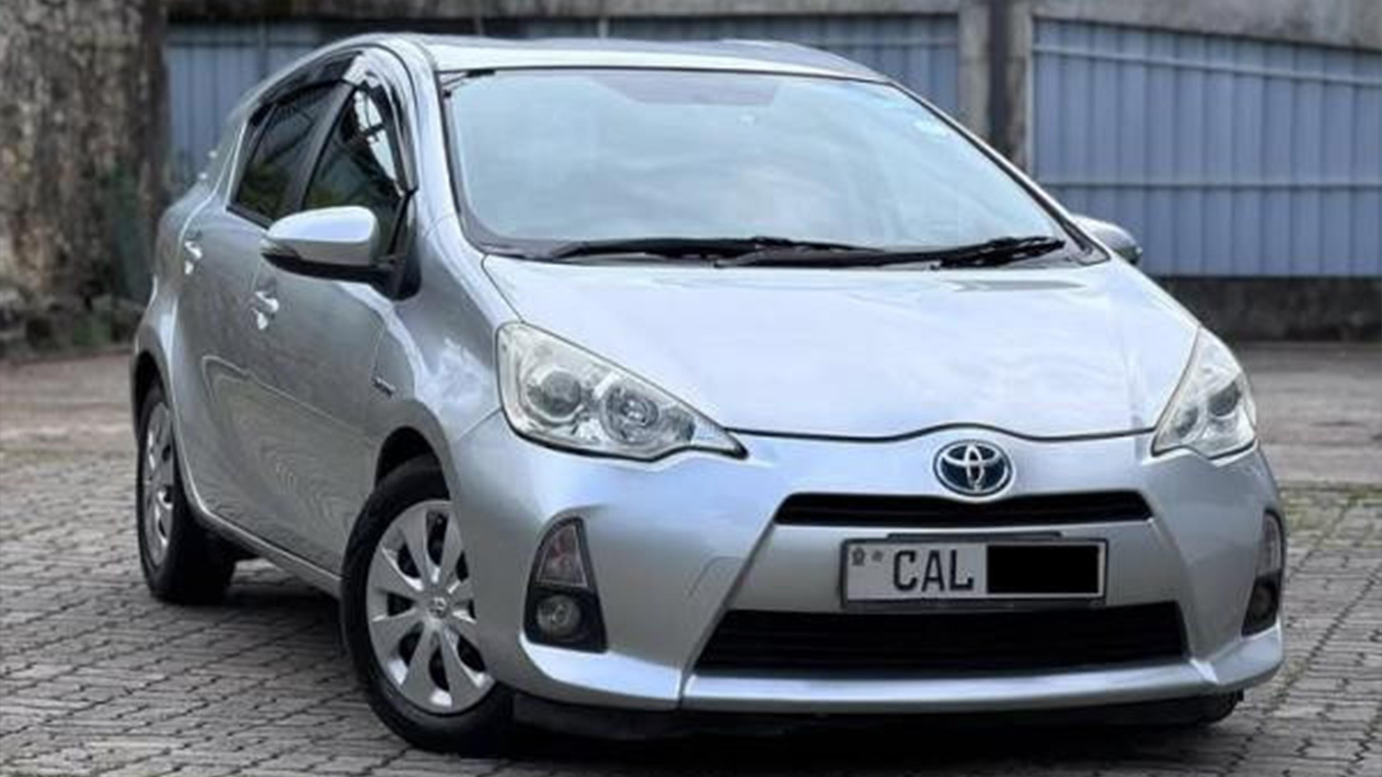 Toyota Aqua, 2019, hatchback