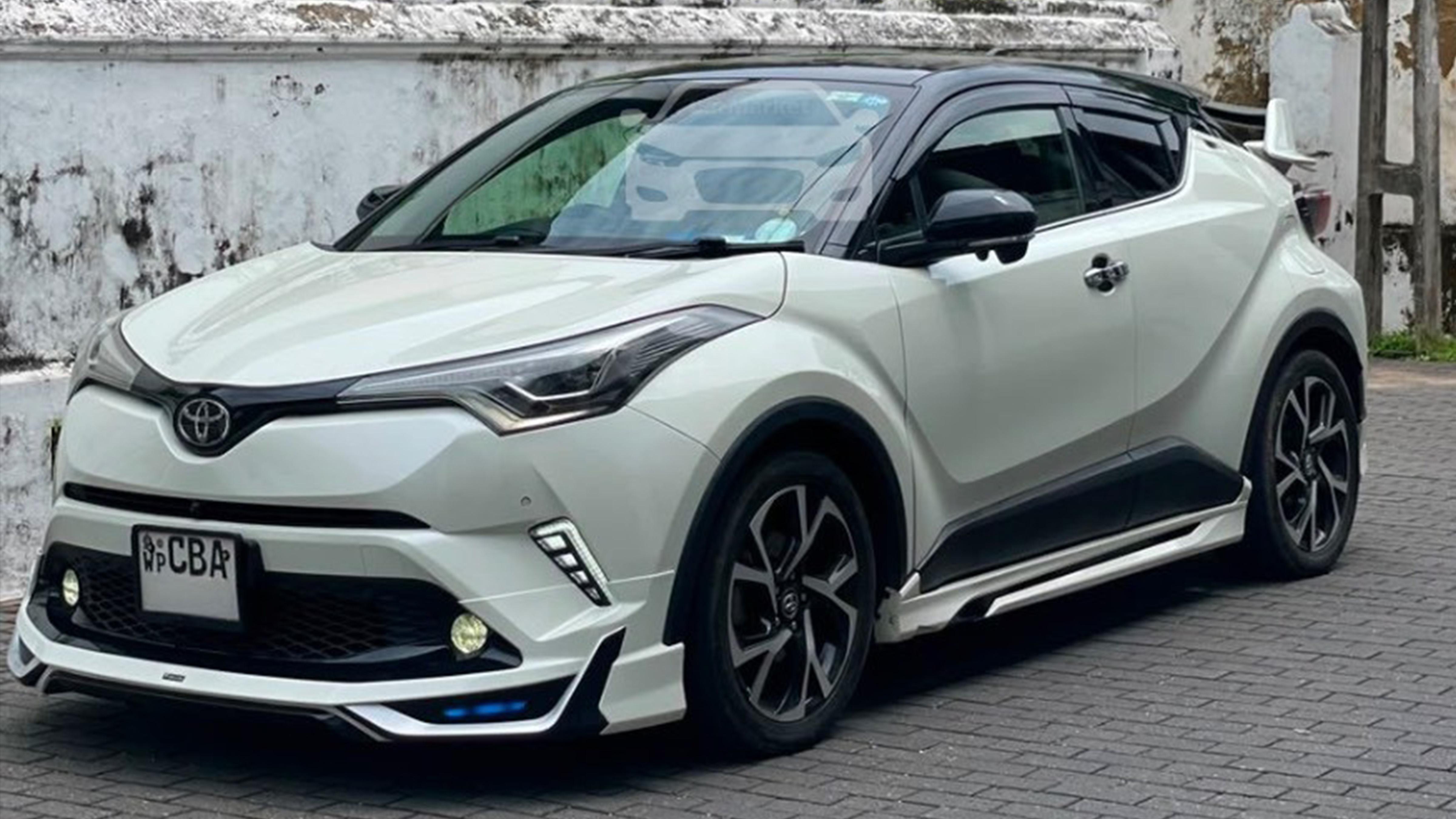 Toyota C-HR, 2021, crossover
